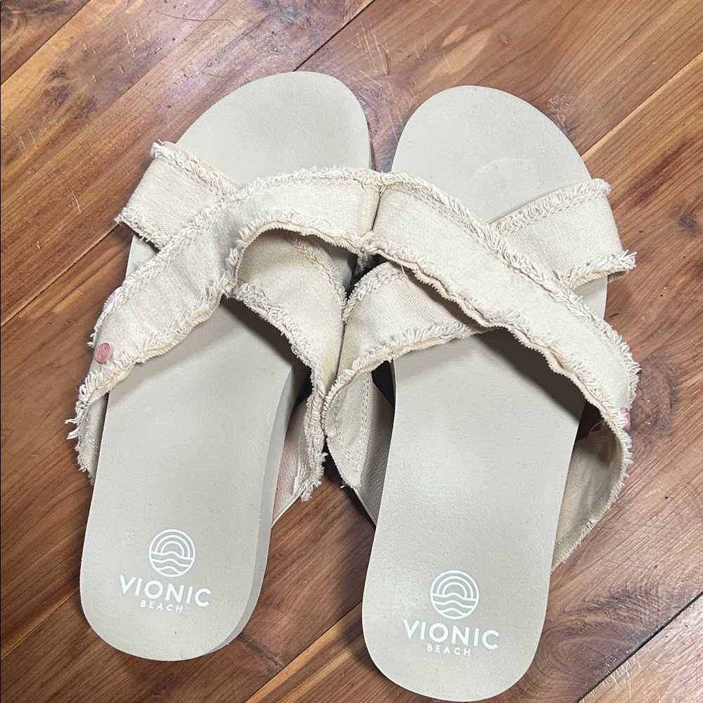 Vionic Women's Tan Frayed Sandals